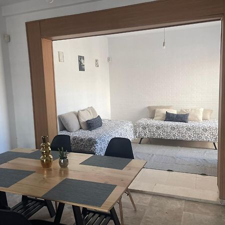 Hotel Astral-Habitacion Doble Privada En Casa Compartida-Uebica2 à Mairena del Aljarafe Extérieur photo