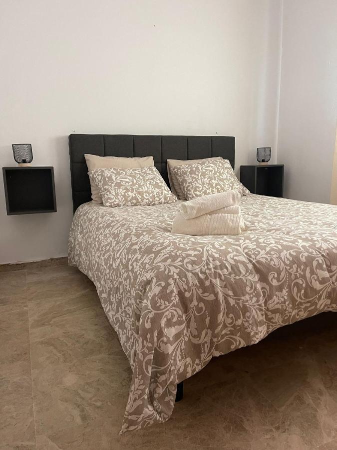 Hotel Astral-Habitacion Doble Privada En Casa Compartida-Uebica2 à Mairena del Aljarafe Extérieur photo