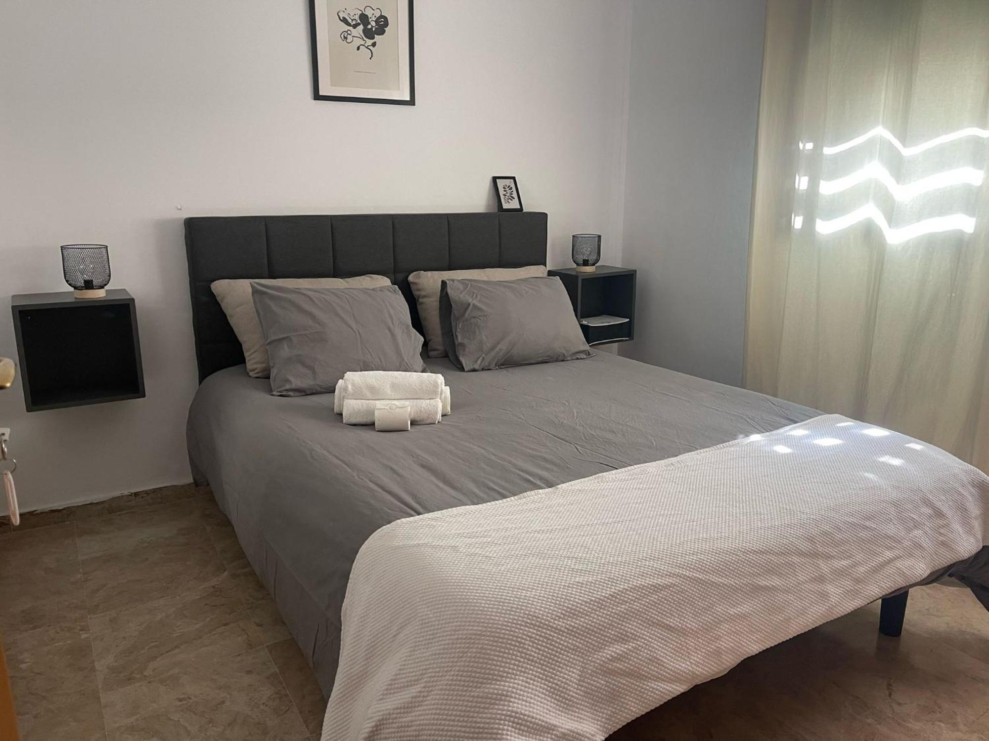 Hotel Astral-Habitacion Doble Privada En Casa Compartida-Uebica2 à Mairena del Aljarafe Extérieur photo