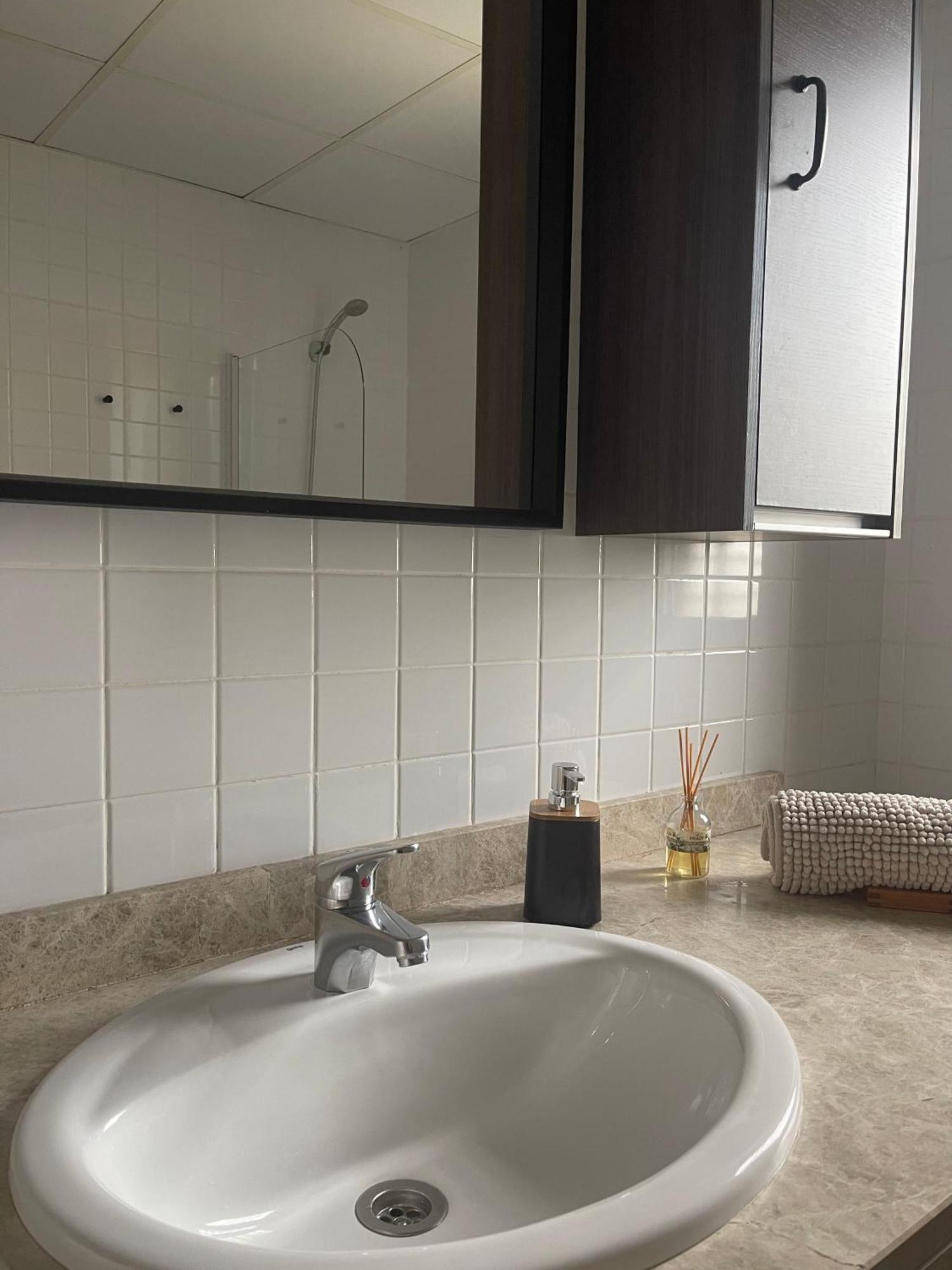 Hotel Astral-Habitacion Doble Privada En Casa Compartida-Uebica2 à Mairena del Aljarafe Extérieur photo